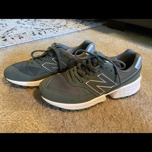 New Balance sneakers (olive green)